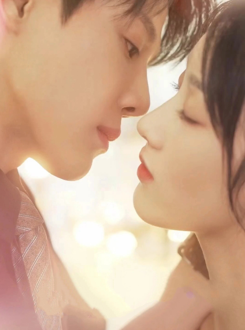 顾总夫人带球跑 第01集