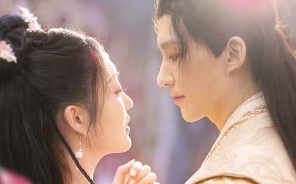 医见钟情，奈何陛下偏要宠我 第03集